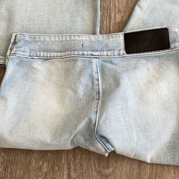 NWOT JEANS Size Small- side zipper- 2 front pockets- waist 28”, Length 31” bell - Picture 2 of 5
